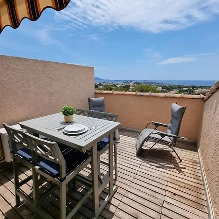 Cosy With Beautiful Sea View Appartement Bandol